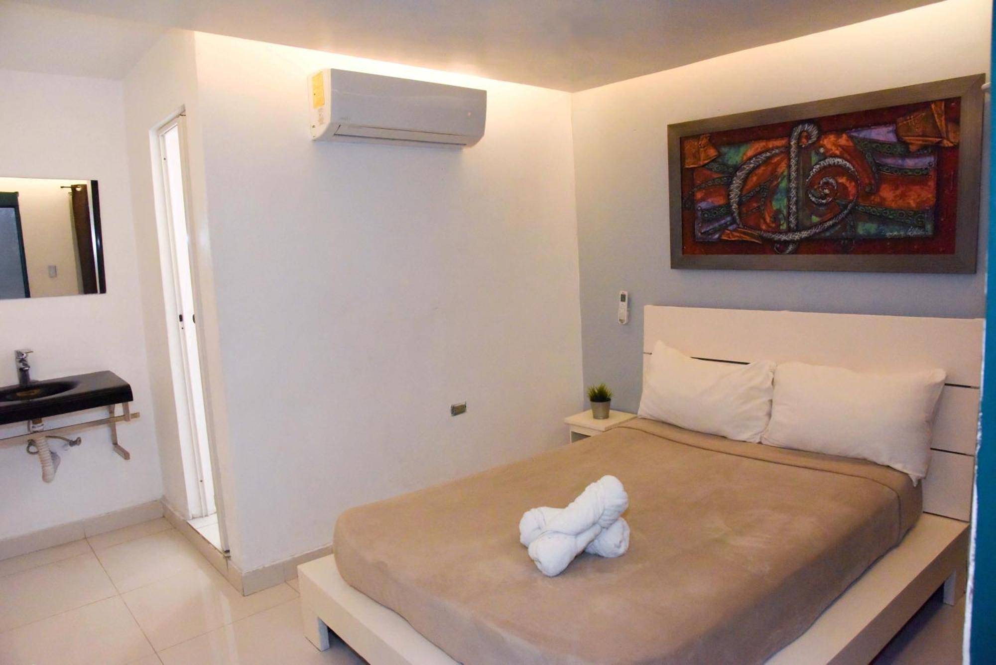 Hostal Gato Colonial Santo Domingo Esterno foto